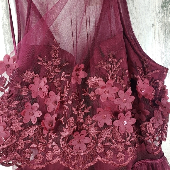 New teeze me burgundy lace flower spaghetti strap formal dress women's size 14 - Picture 3 of 16